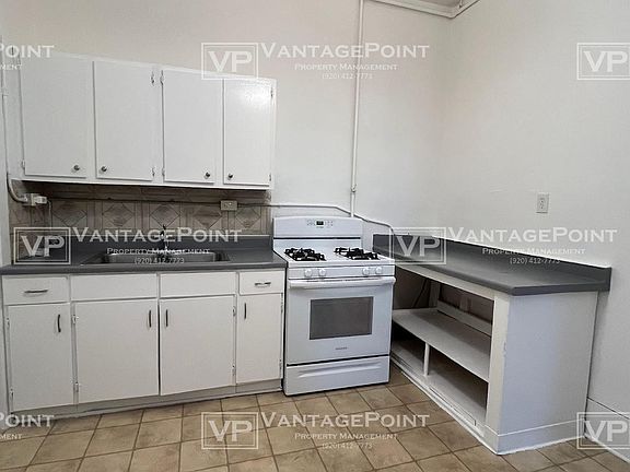 2nd image of 413-423 Dousman St #5