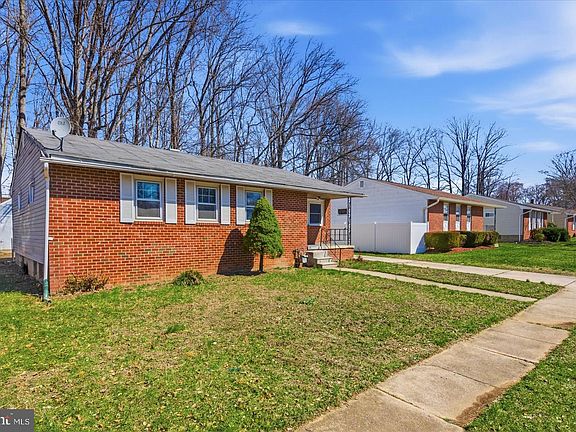 3rd image of 9110 Meadow Heights Rd