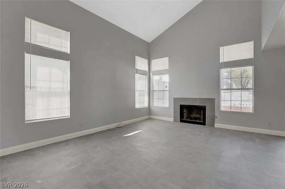 3 bed, 2.5 bath, 1653 sqft, $2,295 — Photo 4