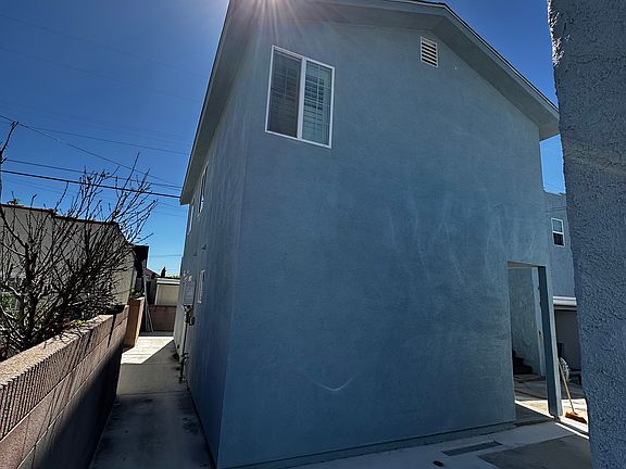 3rd image of 3010 Hill St #A