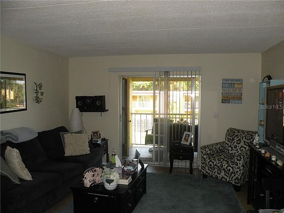 2nd image of 2814 Somerset Park Dr APT 201