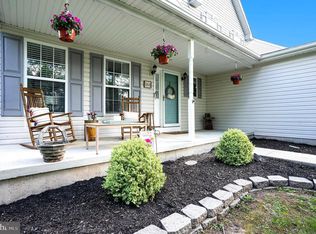 144 Ivy Ln, Zieglersville, PA 19492