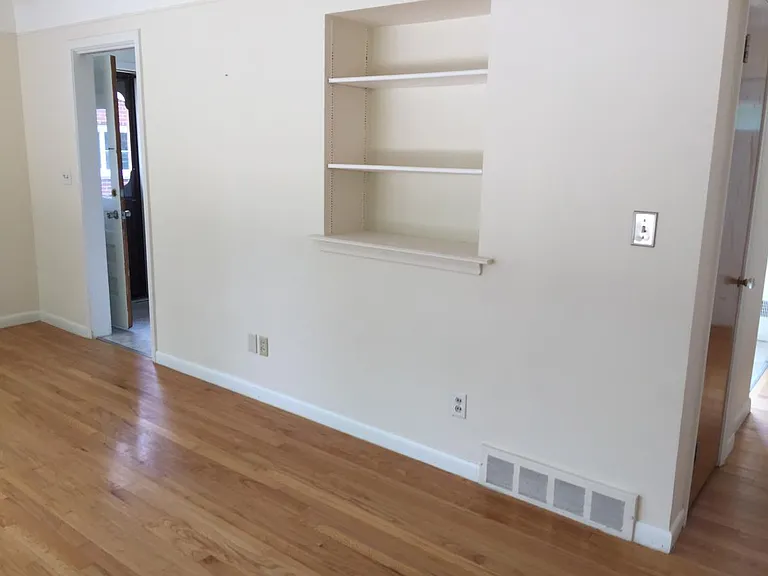 1517 Catalina Dr — Photo 9