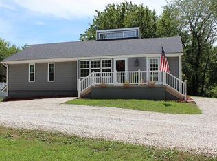22525 S South Hedgewood Ln, Peculiar, MO 64078