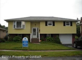 1028 Sively St, Hanover Township, PA 18706