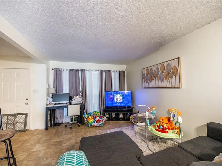 2309 Green Timbers Trl #B — Photo 9