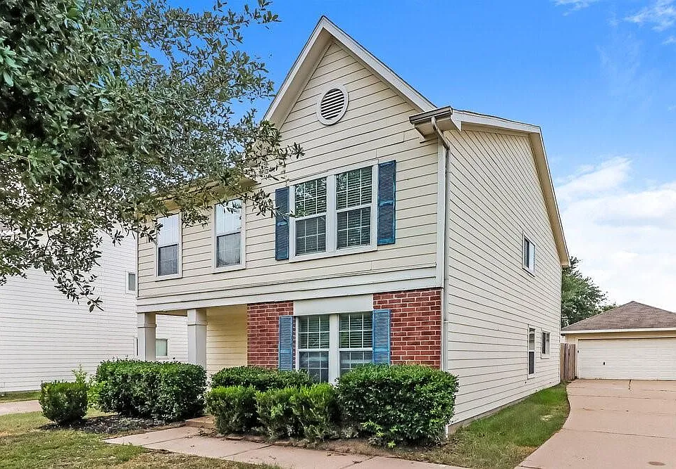20014 Rustic Lake Ln