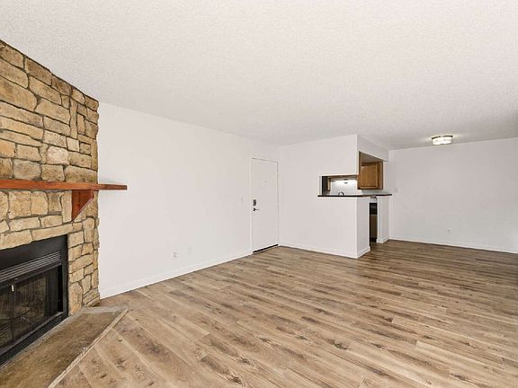 4th image of 8335 Fairmount Dr Unit 1-101