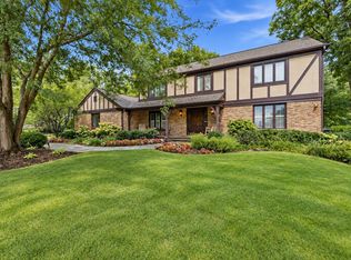 9614 Partridge Ln, Crystal Lake, IL 60014