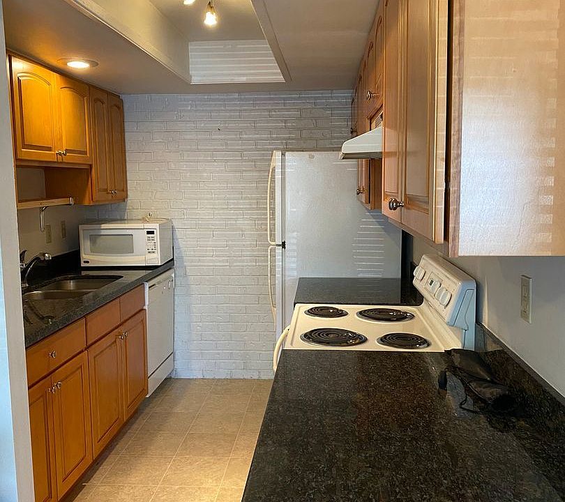 1st image of 16 147th Ave SE APT 3