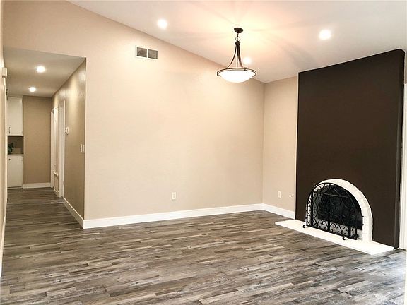 4th image of 23139 Schoenborn St