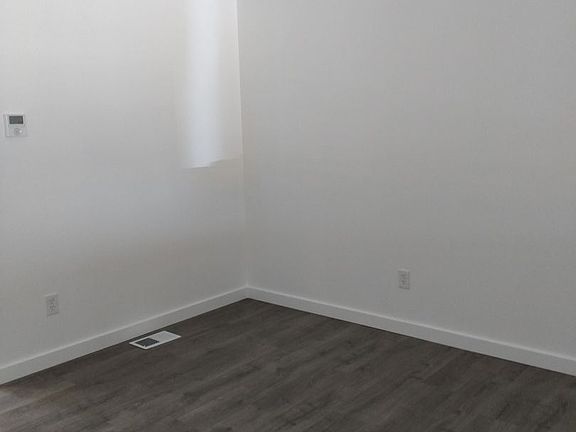 3rd image of 4895 Basswood Dr