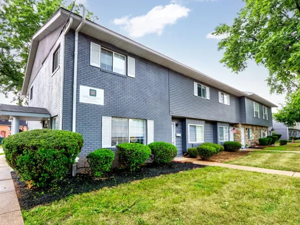 Arbor Grove Apartments