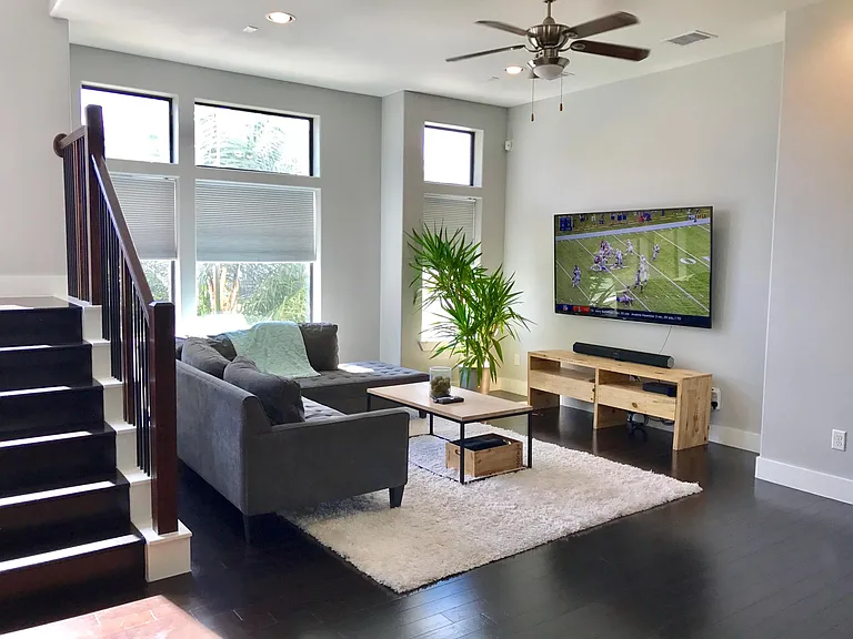 1406 Spring St — Photo 4