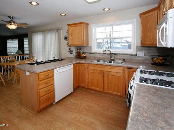 5th image of 105 Rosebud Ct