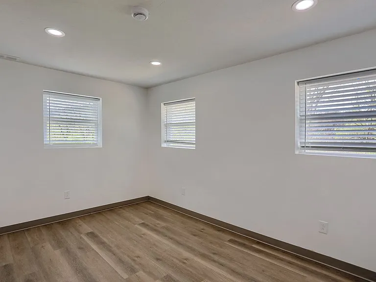 153 Kathleen Dr — Photo 13