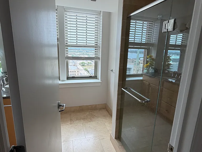 525 W Lafayette Blvd #16C — Photo 20