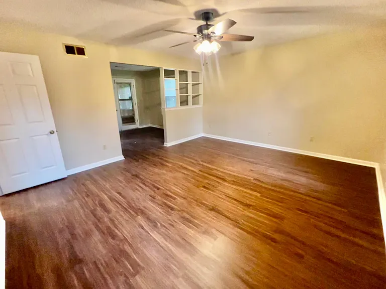3168 Creekwood Ln — Photo 12