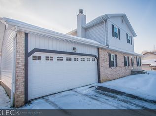 750 Regal Dr, Youngstown, OH 44515