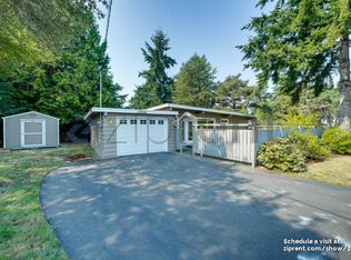 15856 SE 10th St, Bellevue, WA 98008