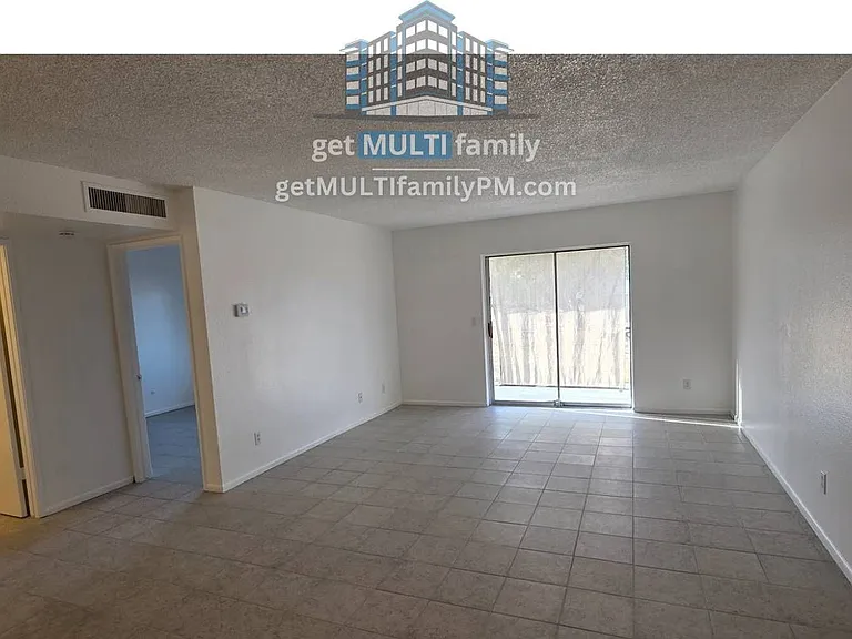 2514 N 49th St #2 — Photo 5
