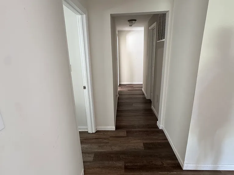 102 Sunview Ave — Photo 2