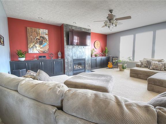 3rd image of 10437 Gladeview Ct