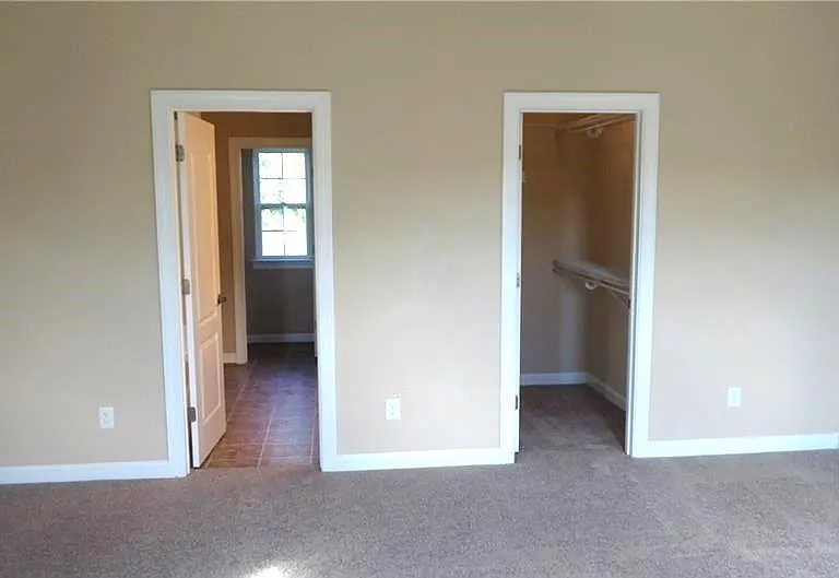 2207 Tuliptree Cir — Photo 13