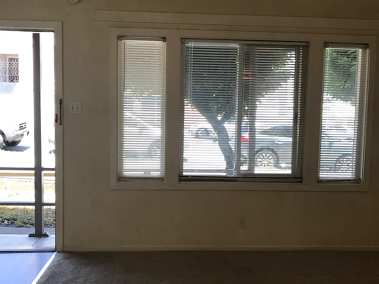 2111 Grove St — Photo 3
