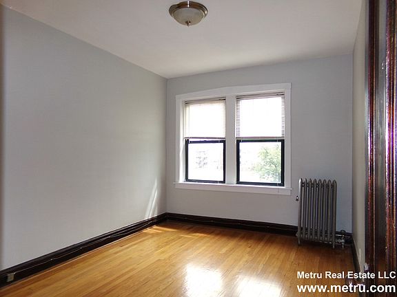 5th image of 3224 N Karlov Ave #3N
