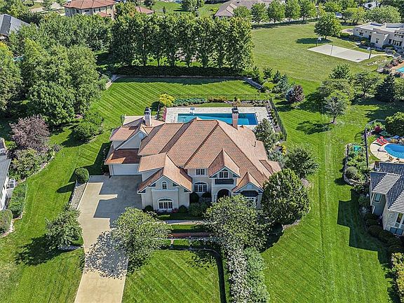 3rd image of 1727 Lake Alvamar Dr