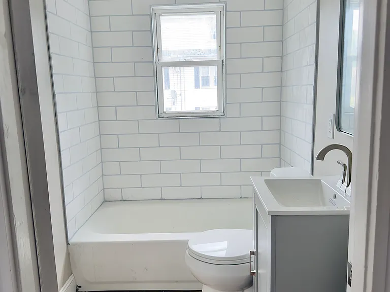 35 Mulberry St #2 — Photo 5
