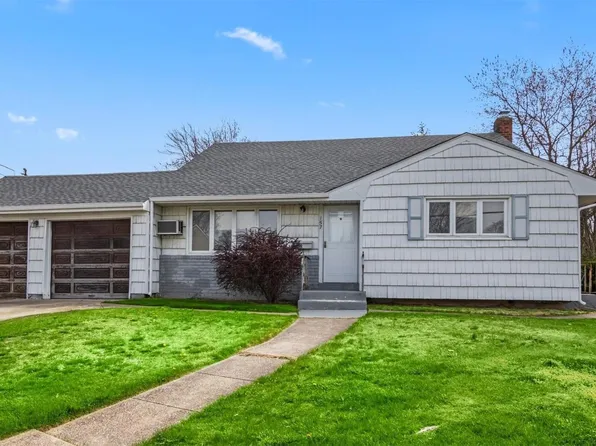 157 Elkton Lane, North Babylon, NY 11703
