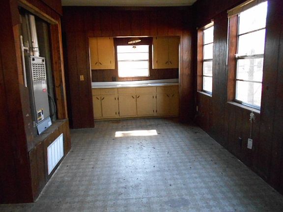 5th image of 2207 Phillips Ln