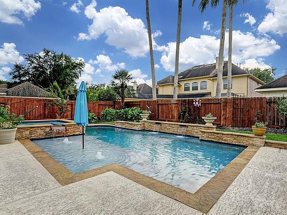 2nd image of 2108 Pleasant Palm Cir