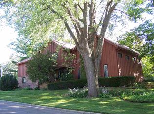 741 W Seldon St, Columbus, WI 53925