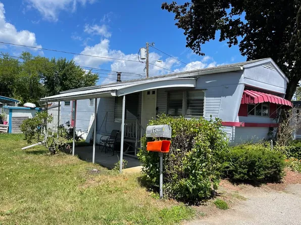 130 E Washington St #17, North Attleboro, MA 02760