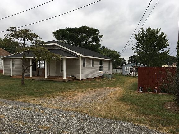 3rd image of 207 A St