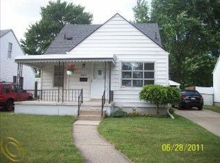 21615 Colony St, Saint Clair Shores, MI 48080