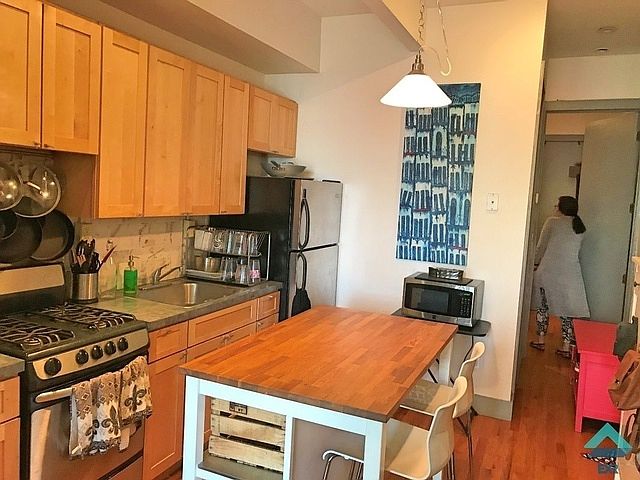 1st image of 654 Park Pl #1FRF