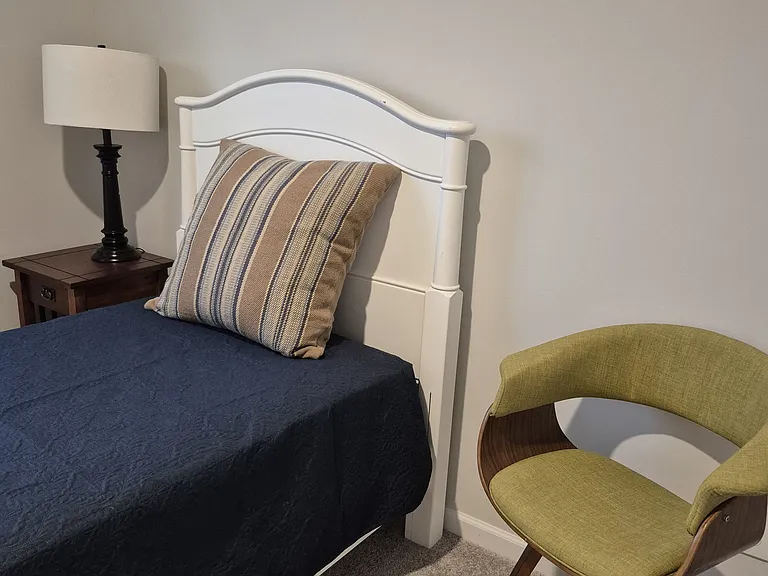 Twin bedroom
