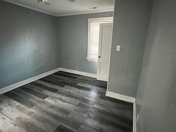 3rd image of 102 S Ivy Ave