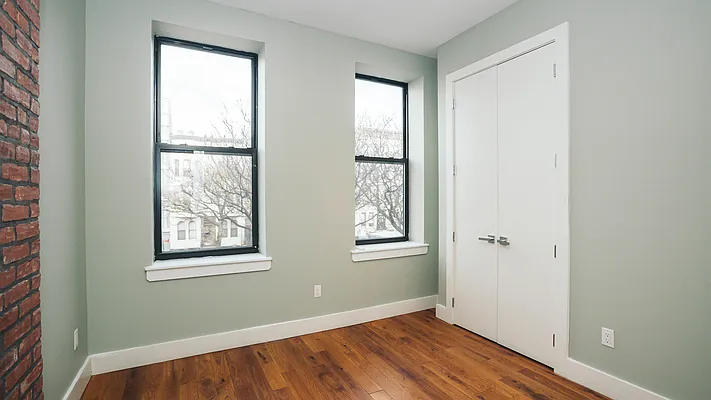 Rented by Nooklyn NYC LLC | media 17