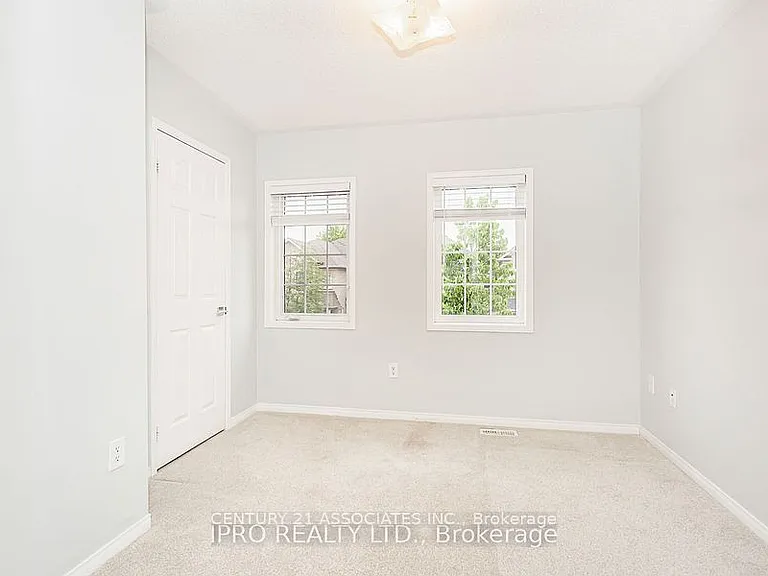 2410 Emerson Dr — Photo 21