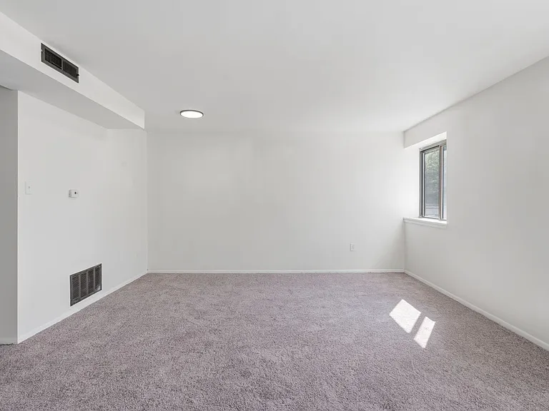 Wilson School Apartments — Photo 44