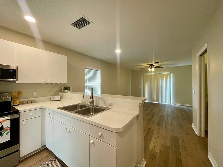 Village Park Townhomes | 2 & 3 Bedroom Apartments in Lady Lake, FL — Photo 76