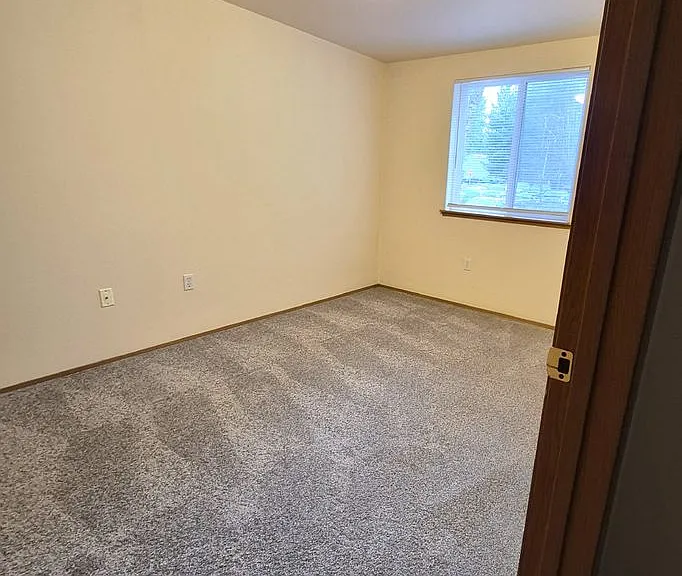 9006 Main St E — Photo 22