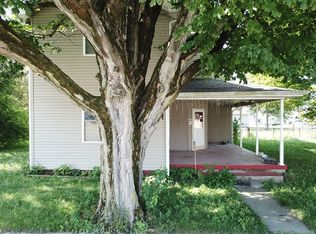 105 E Wall St, Advance, IN 46102