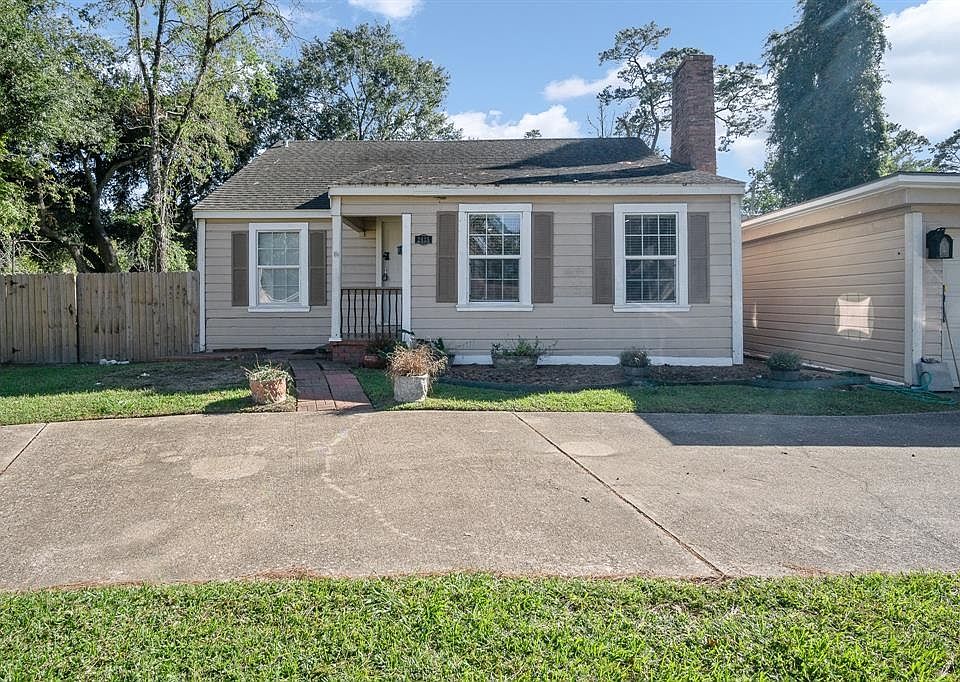 1st image of 2435 Louisiana