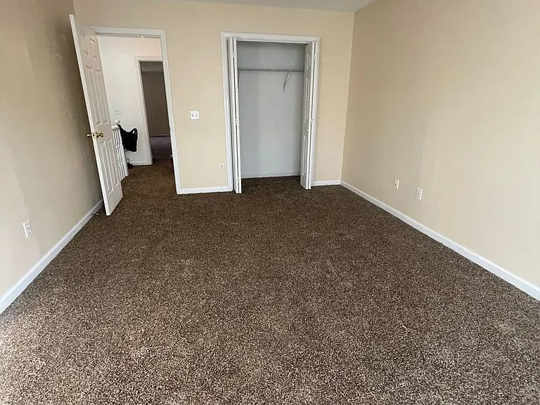 143 S Springview Dr — Photo 24